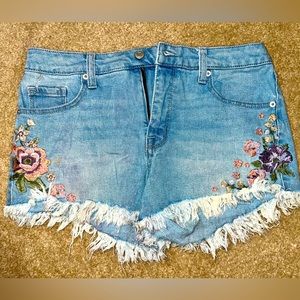 Mossimo “high rise short” size 8 juniors (comfortably, a womans size 4)